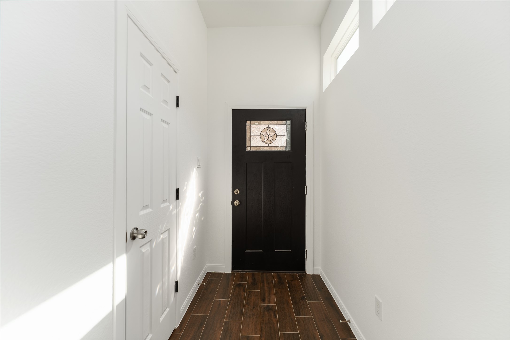 7902 Parnell Street, Unit B Houston, TX 77051 - Photo 3 of 13 a view of a hallway