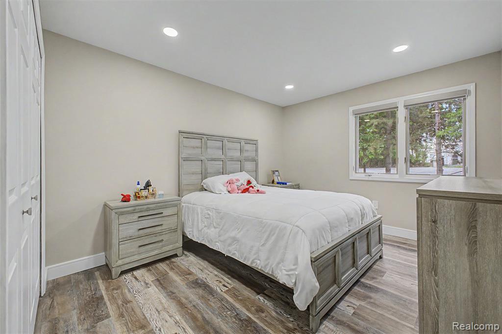 816 North Beech Daly Road Dearborn Heights, MI 48127 - Photo 24 of 47