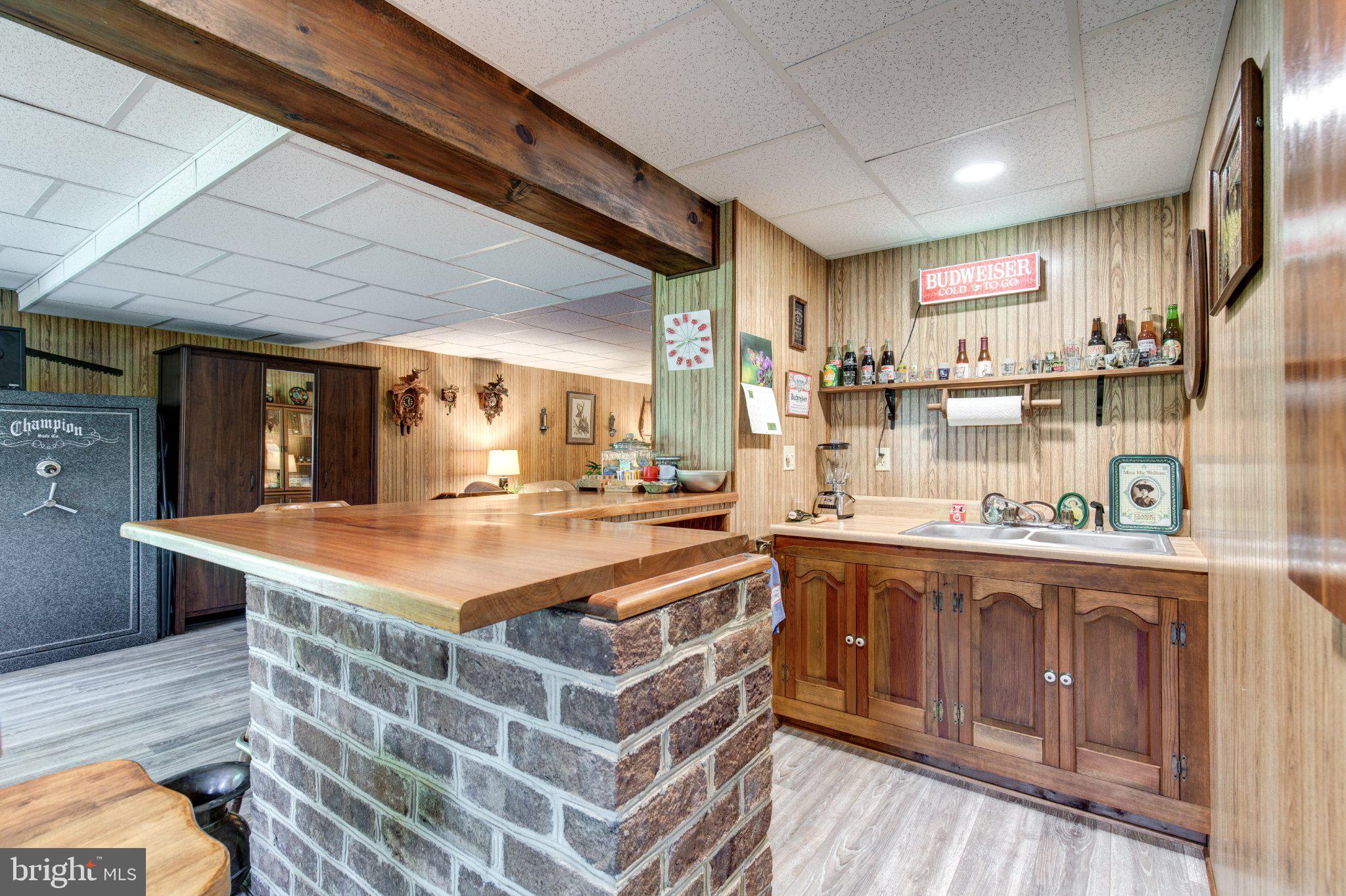 4818 Hoffmanville Road Manchester, MD 21102 - Photo 34 of 71 Wet Bar!