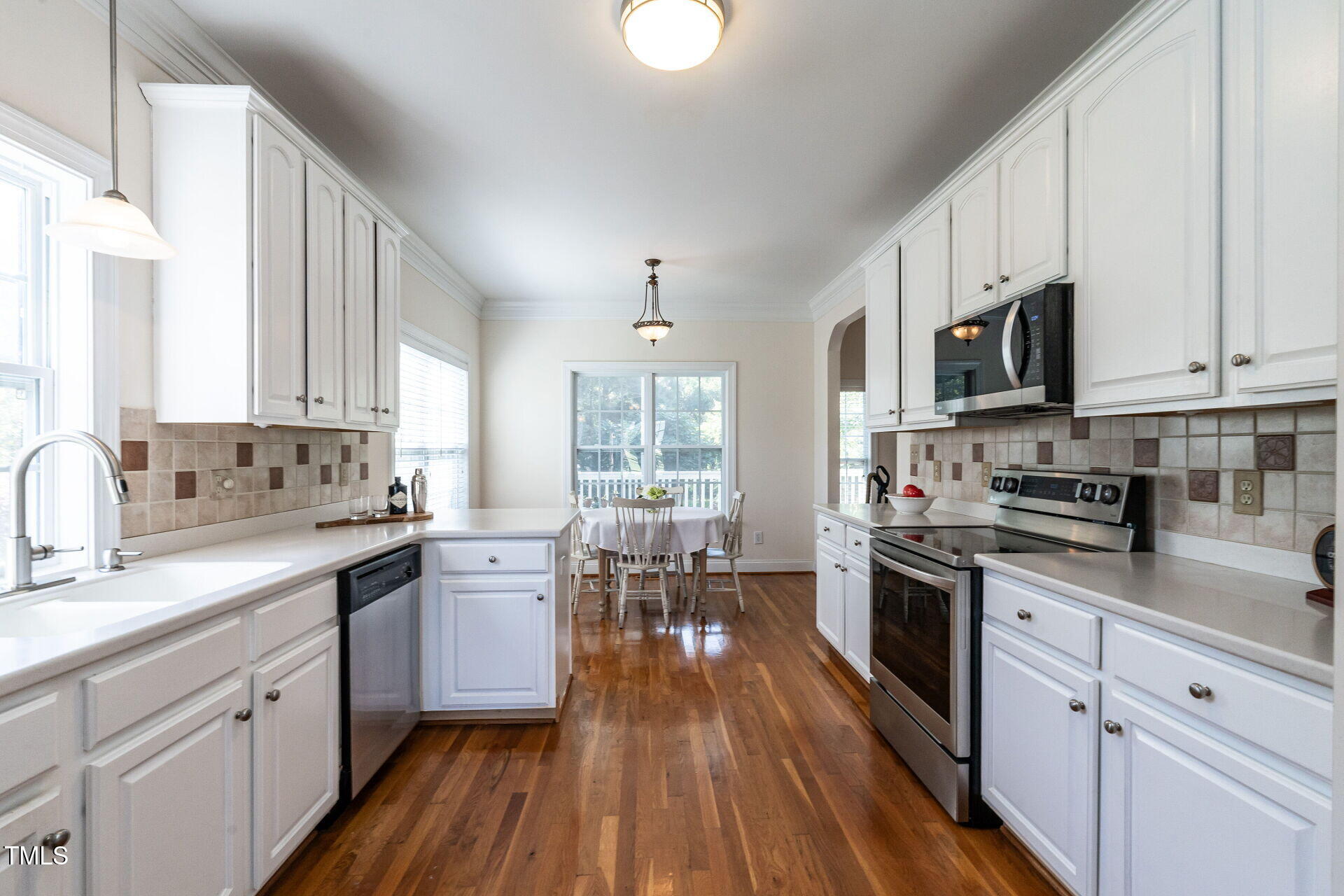 716 2 Brothers Run Raleigh, NC 27603 - Photo 10 of 43 008-1920x1080-kitchen