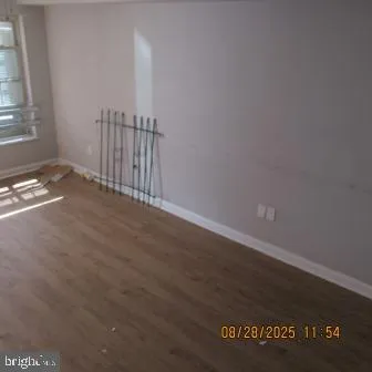 a view of empty room with window