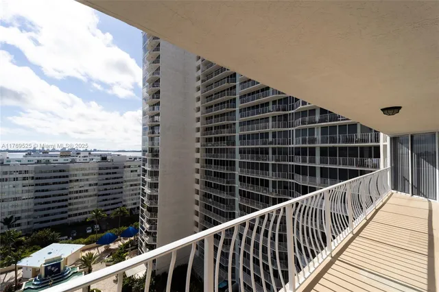 $450,000 | 7601 East Treasure Drive, Unit 1523, North Bay Village, FL 33141