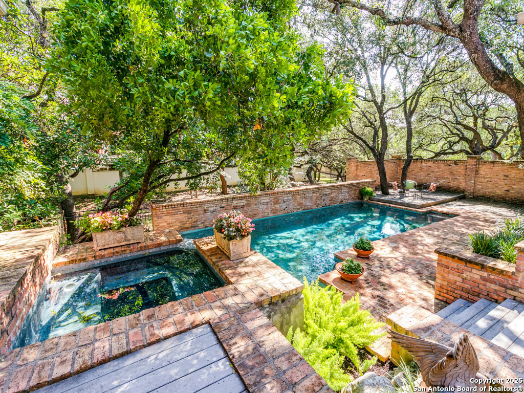 11607 Elm Ridge Road San Antonio, TX 78230 - Photo 2 of 56