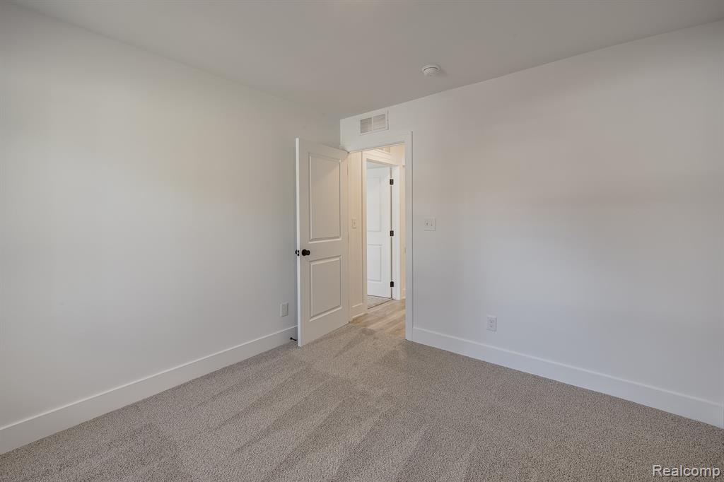 3750 Alida Avenue Rochester Hills, MI 48309 - Photo 57 of 68