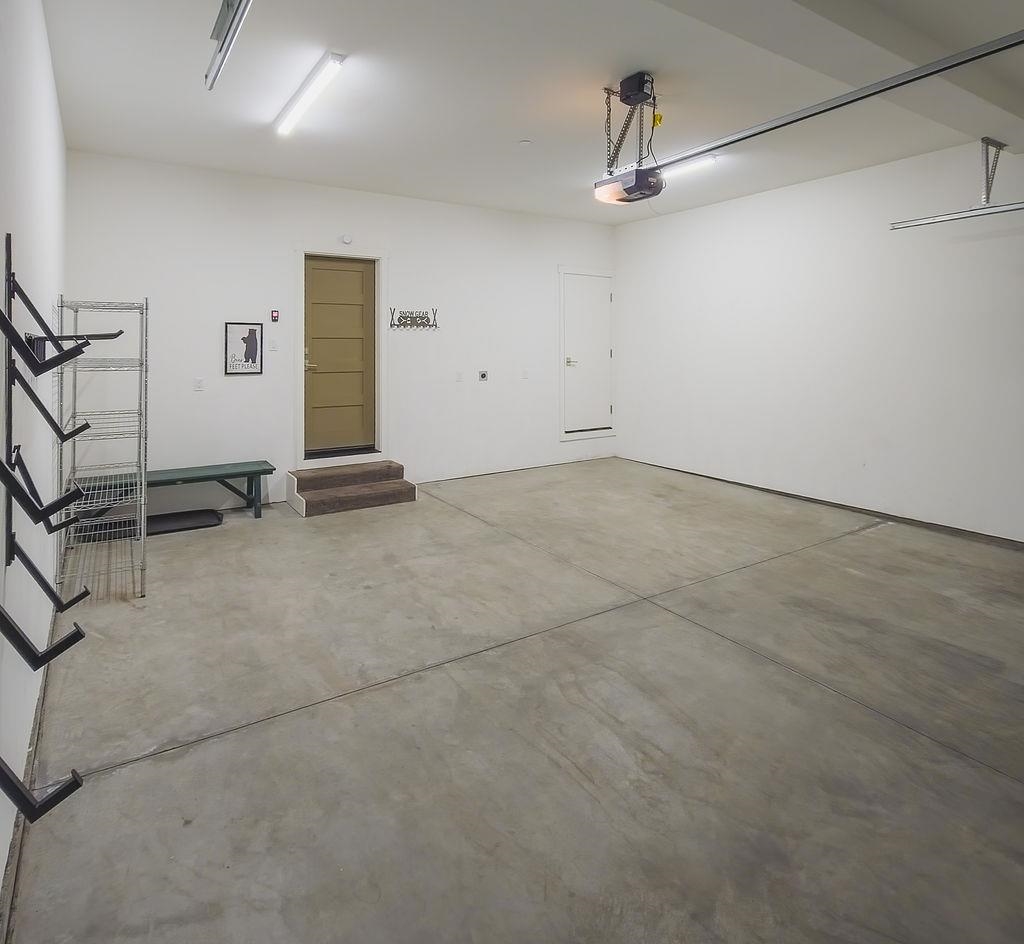1463 Boulder Creek Road, Unit 1463 Mammoth Lakes, CA 93546 - Photo 36 of 37 a view of an empty room