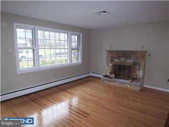 1115 Fitch Road Southampton, PA 18966 - Photo 2 of 7 Living Room