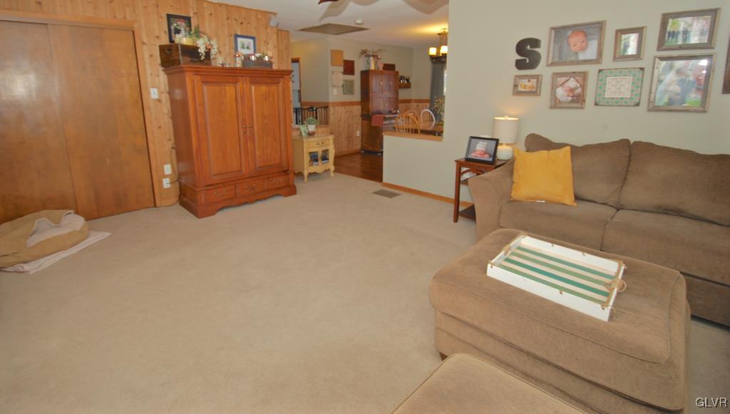 537 O. W. Road Bangor, PA 18013 - Photo 4 of 37 Gallery Image 4