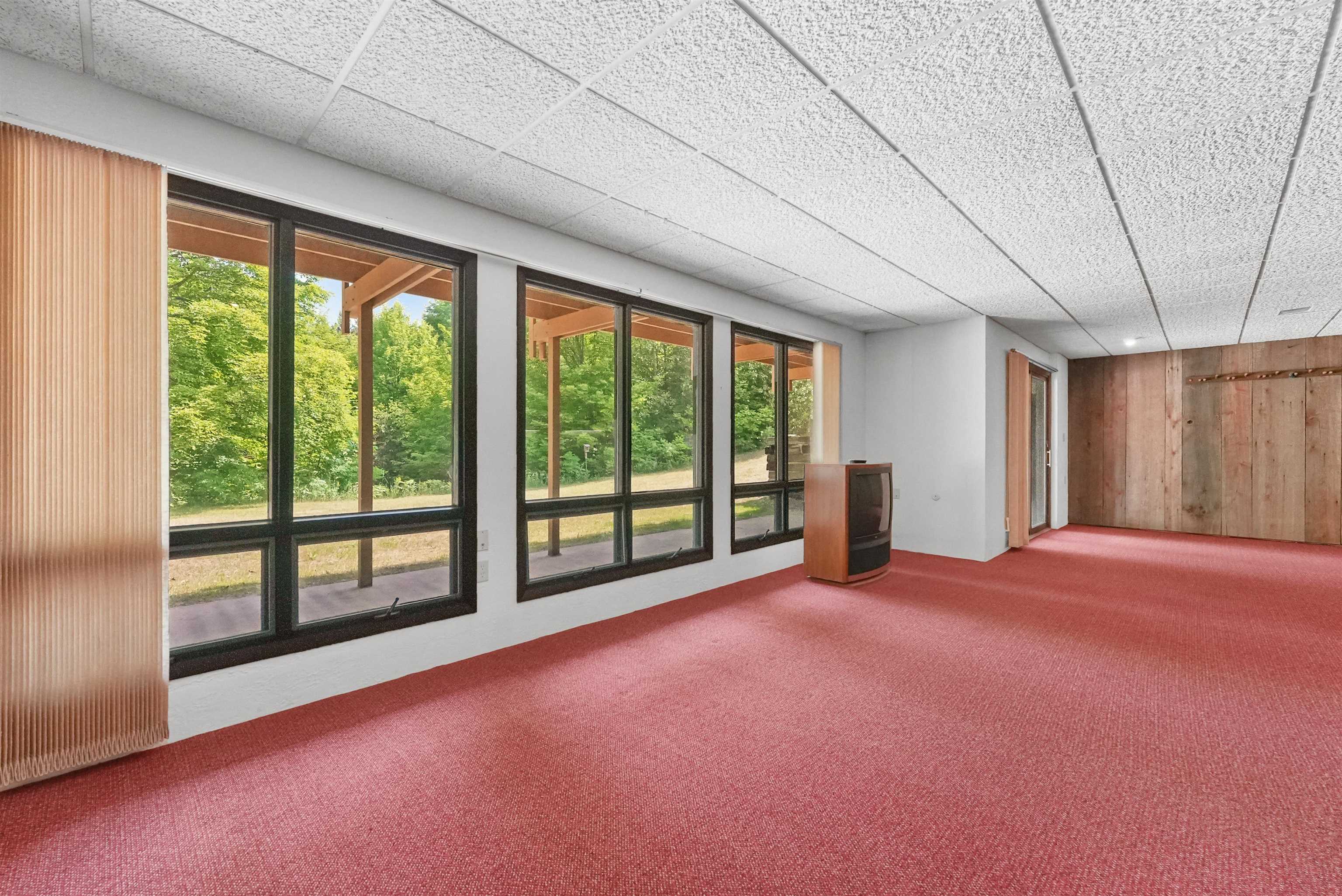 8101 East Pleasant Hill Road Suttons Bay, MI 49682 - Photo 45 of 59