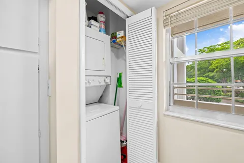 $260,000 | 808 Cypress Boulevard, Unit 206, Pompano Beach, FL 33069