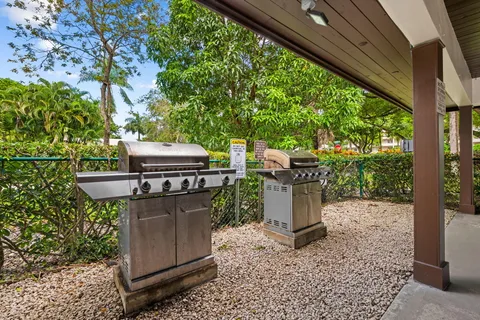 $260,000 | 808 Cypress Boulevard, Unit 206, Pompano Beach, FL 33069