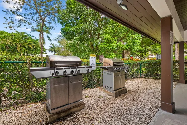 $260,000 | 808 Cypress Boulevard, Unit 206, Pompano Beach, FL 33069