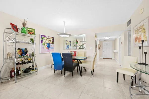 $260,000 | 808 Cypress Boulevard, Unit 206, Pompano Beach, FL 33069