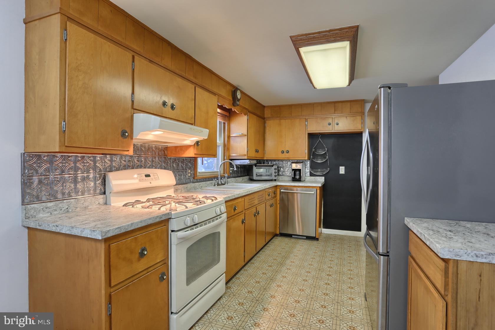 302 Ridge Road Annville, PA 17003 - Photo 4 of 24 Gallery Image 4