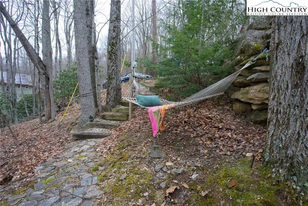 $975,000 | 167 Rhododendron Drive, Beech Mountain, NC 28604