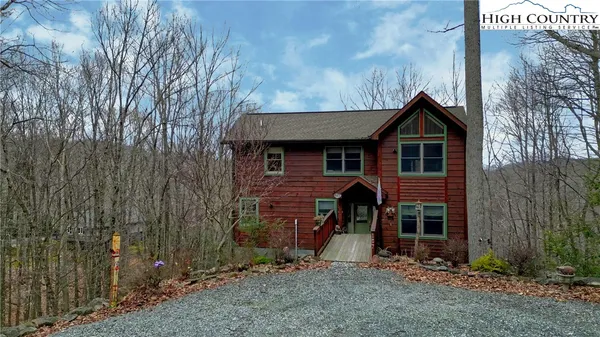 $975,000 | 167 Rhododendron Drive, Beech Mountain, NC 28604