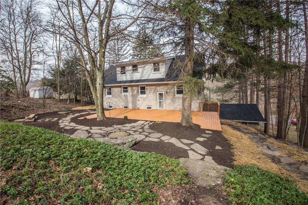 70 Simon Road Cheswick, PA 15024 - Photo 24 of 25 Back Deck area with Step access to Garage.