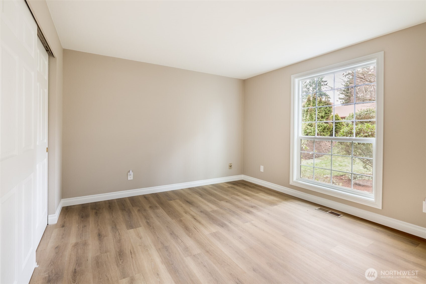 32135 32nd Avenue Southwest Federal Way, WA 98023 - Photo 14 of 40