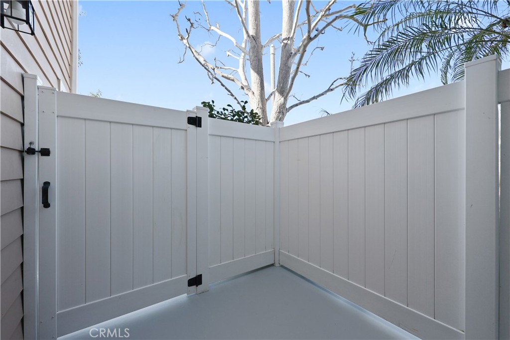 454 Seaward Road Corona del Mar, CA 92625 - Photo 20 of 33