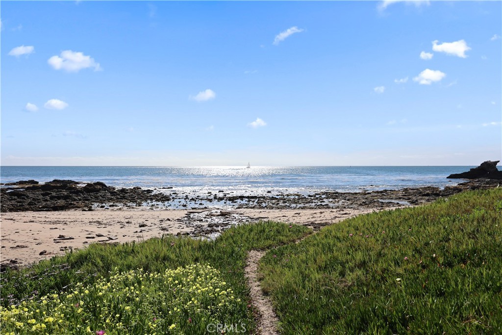 454 Seaward Road Corona del Mar, CA 92625 - Photo 26 of 33