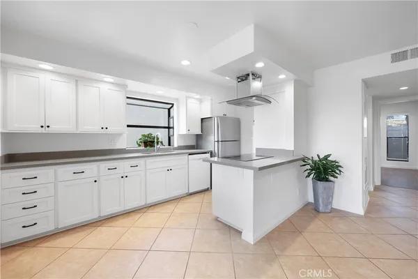 $5,200 | 454 Seaward Road, Corona del Mar, CA 92625
