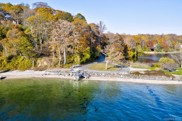 a view of a yard with table and chairs