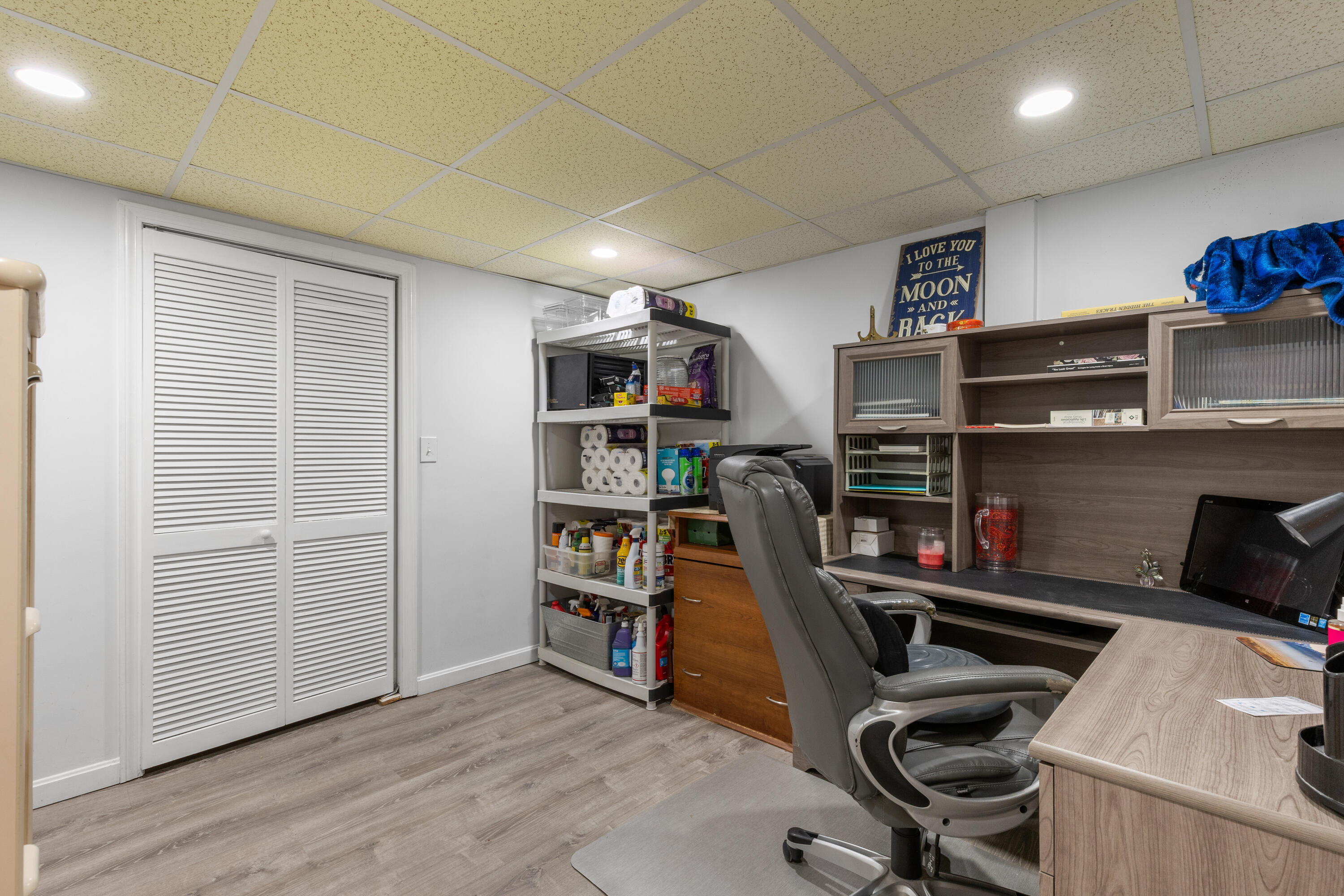 30 Sheffield Place Mashpee, MA 02649 - Photo 23 of 38 a view of a workspace with furniture