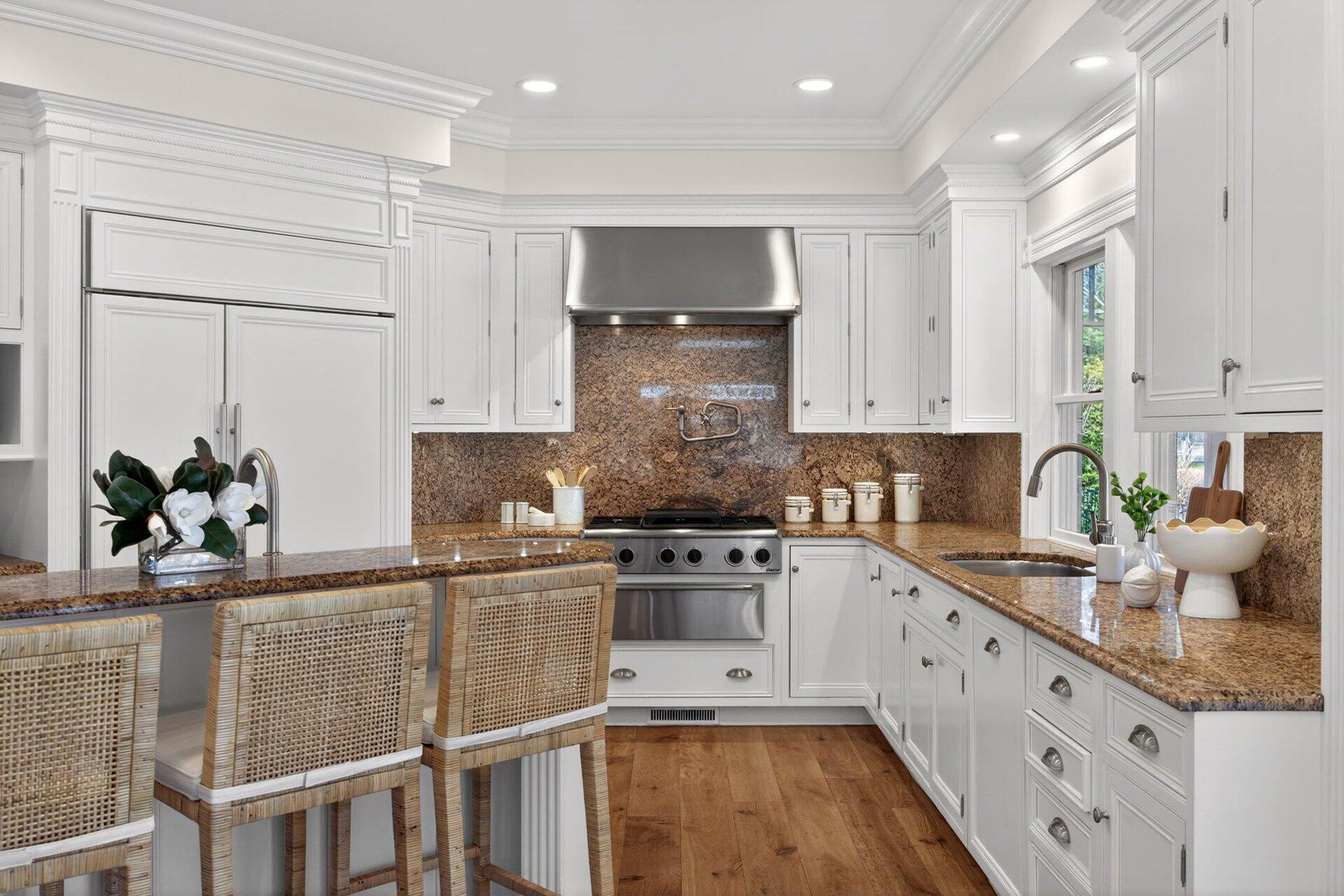 44 Seapuit Road Osterville, MA 02655 - Photo 10 of 33 10