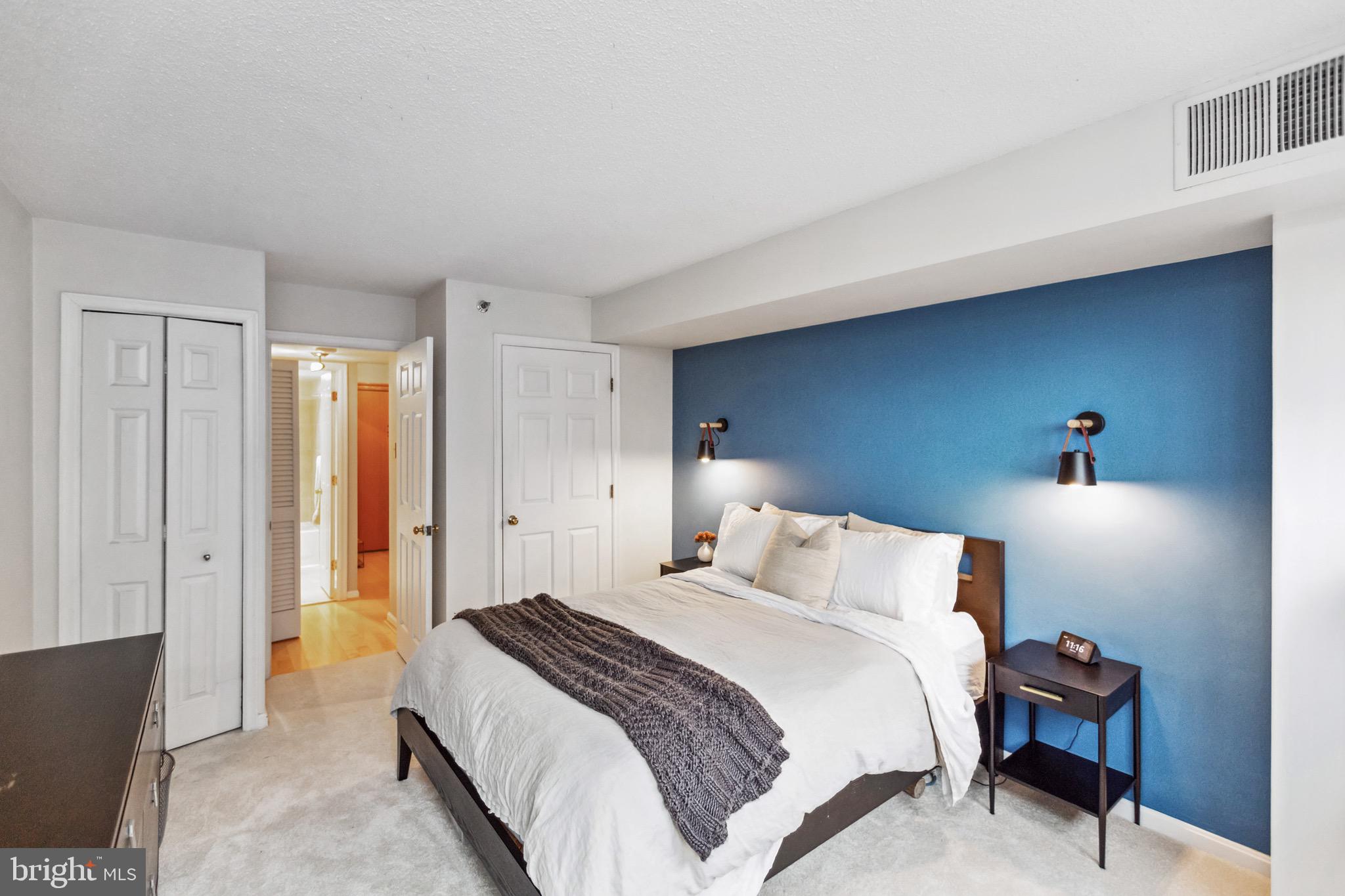 1301 North Courthouse Road, Unit 1414 Arlington, VA 22201 - Photo 14 of 41 Installed lighting and