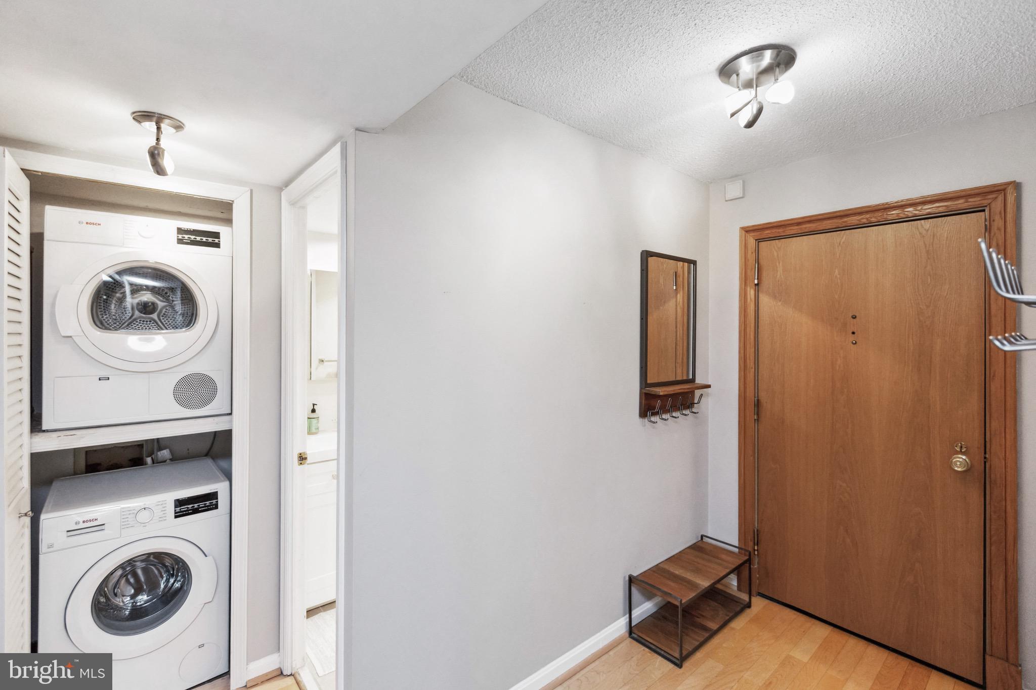1301 North Courthouse Road, Unit 1414 Arlington, VA 22201 - Photo 22 of 41 Large entry space
