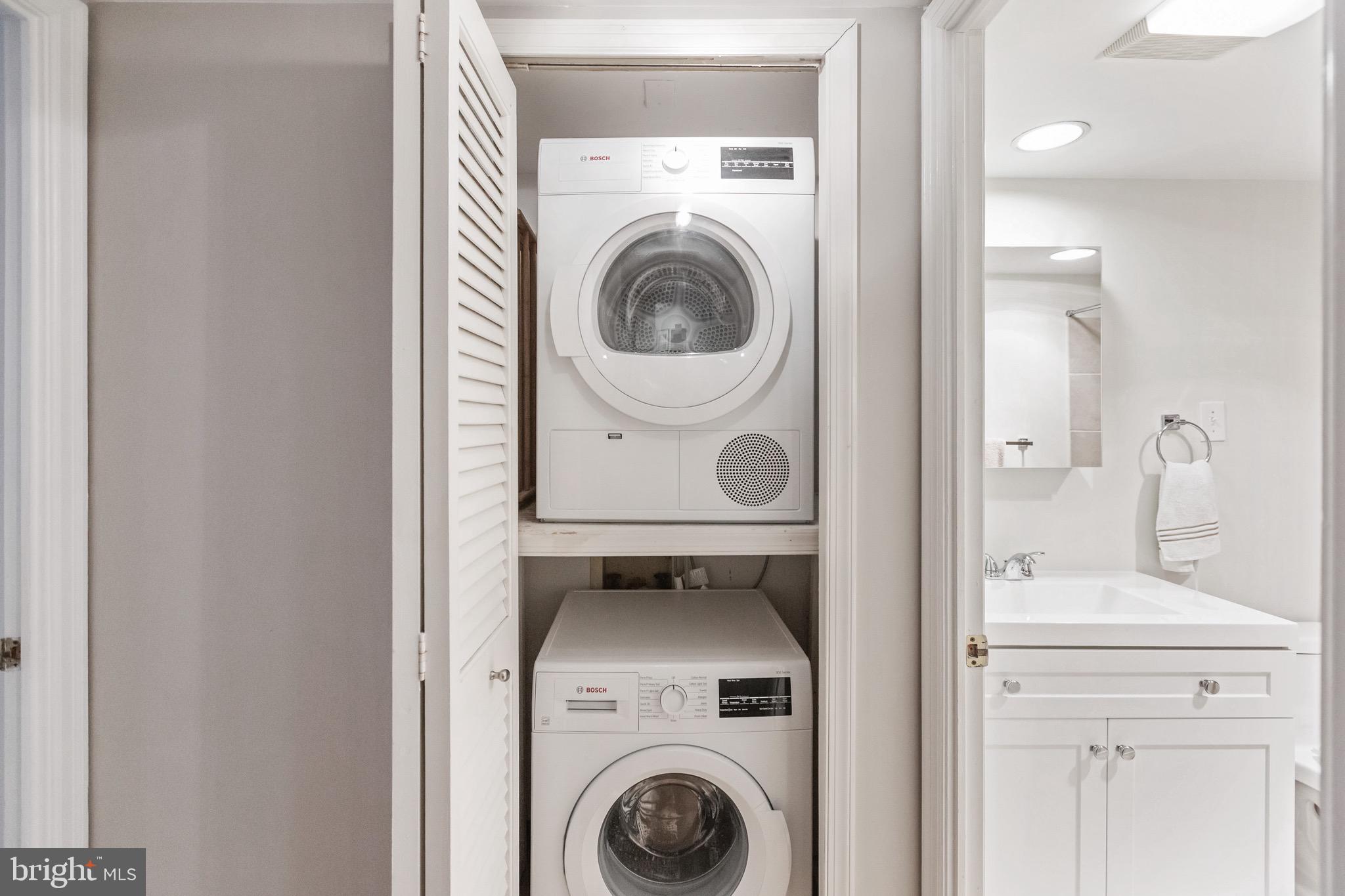 1301 North Courthouse Road, Unit 1414 Arlington, VA 22201 - Photo 8 of 41 Bosch Laundry
