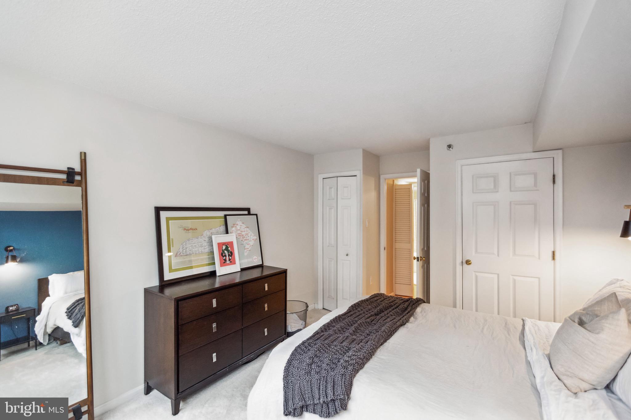 1301 North Courthouse Road, Unit 1414 Arlington, VA 22201 - Photo 9 of 41 Large bedroom with 2 closts