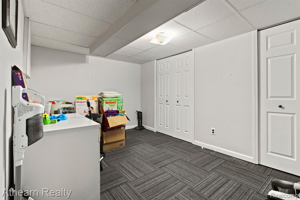 1290 State Road Fenton, MI 48430 - Photo 26 of 32 Gallery Image 26