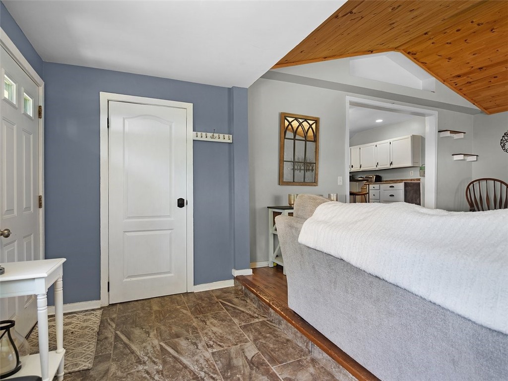 4246 East Williamson Road Marion, NY 14505 - Photo 5 of 38