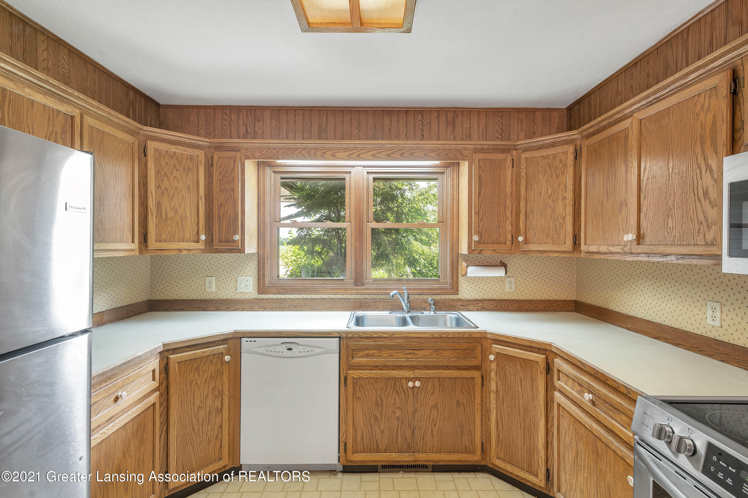 1614 Jolly Road Okemos, MI 48864 - Photo 18 of 43 Kitchen