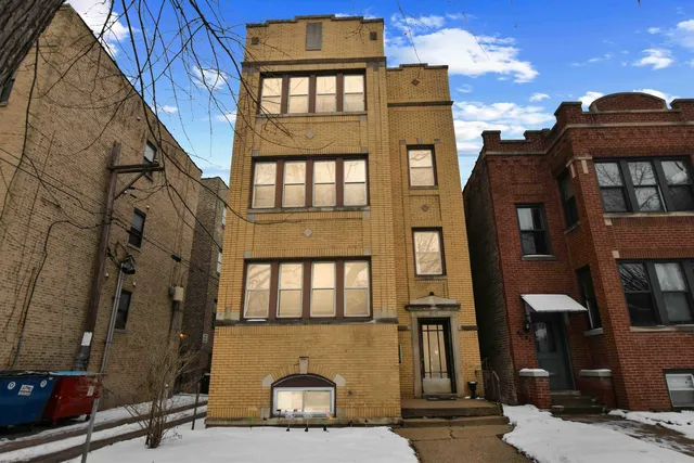 $750,000 | 4043 North Sawyer Avenue, Chicago, IL 60618