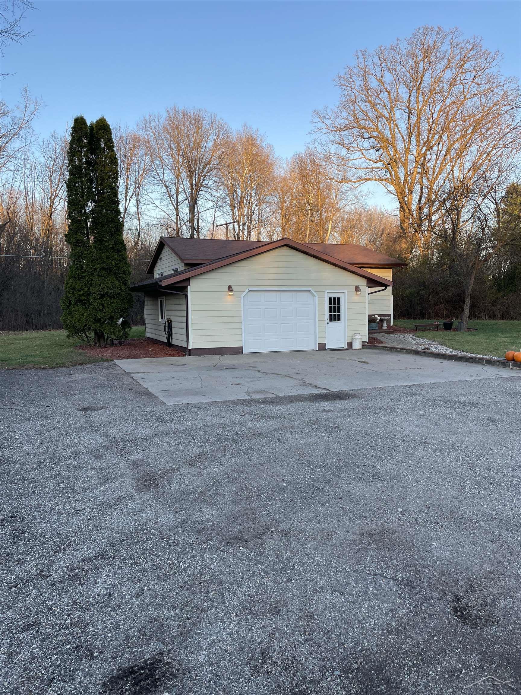 1570 West Prairie Road Midland, MI 48640 - Photo 3 of 27