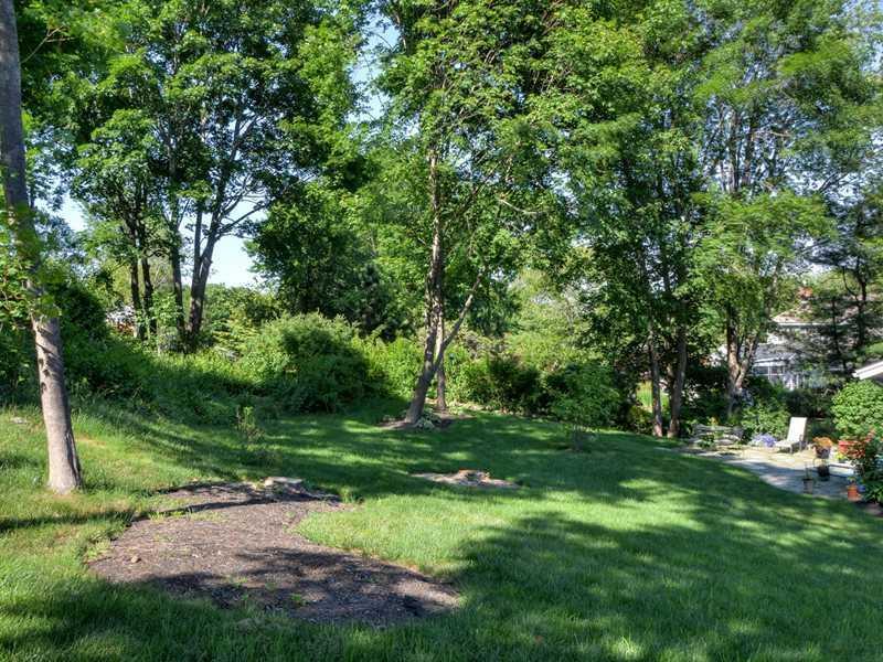 8 Wabun Road Cape Elizabeth, ME 04107 - Photo 8 of 30 Yard/Garden.