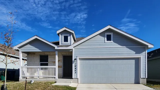 $1,695 | 10843 Margarita Loop, Converse, TX 78109