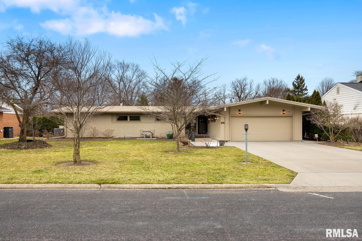 416 West Wolf Road Peoria, IL 61614 - Photo 1 of 37 Gallery Image 1