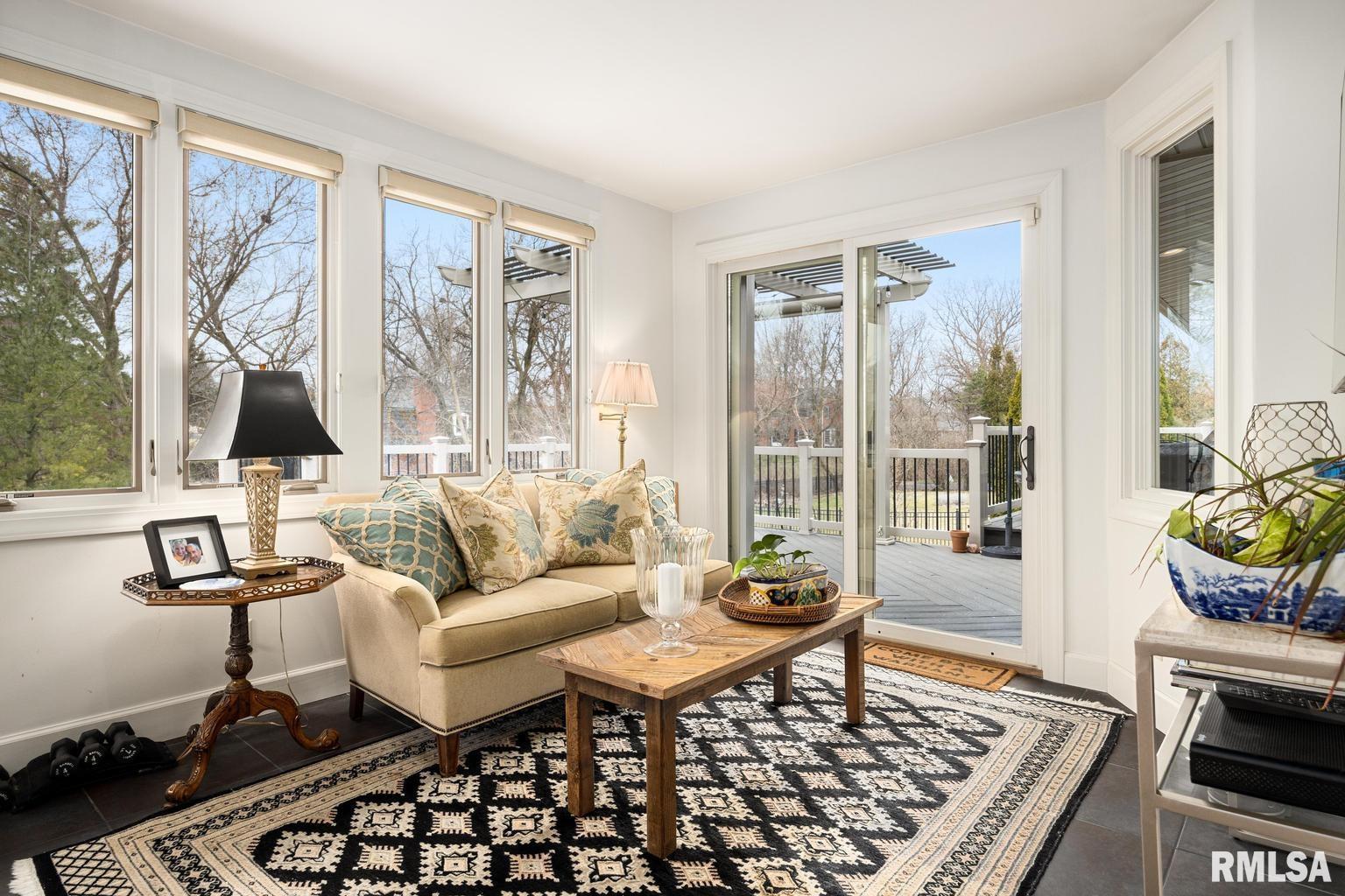 416 West Wolf Road Peoria, IL 61614 - Photo 11 of 37 Gallery Image 11