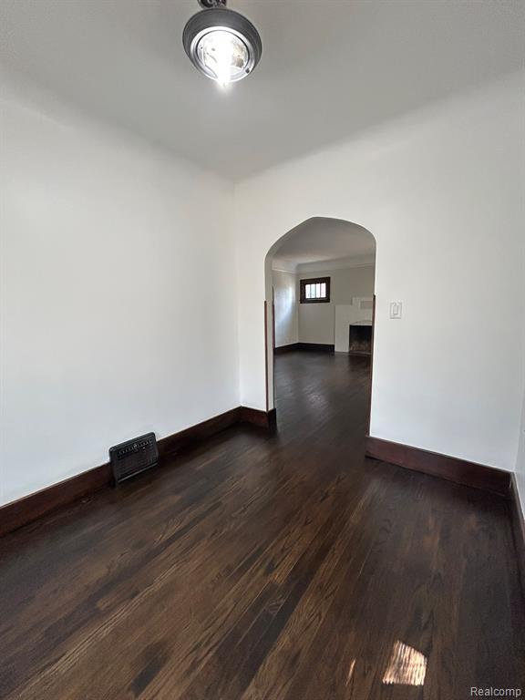 425 West Iroquois Road Pontiac, MI 48341 - Photo 8 of 41 Gallery Image 8
