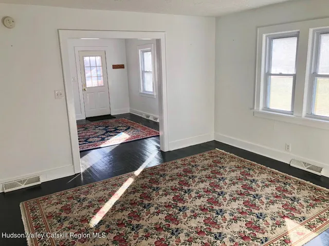 a view of utility room