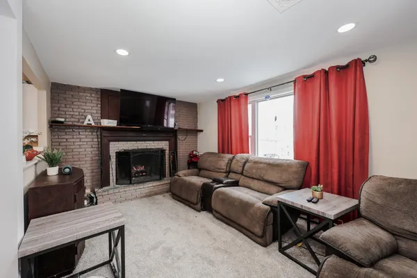 $699,900 | 128 North Shore Road, Derry, NH 03038