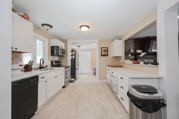 $699,900 | 128 North Shore Road, Derry, NH 03038