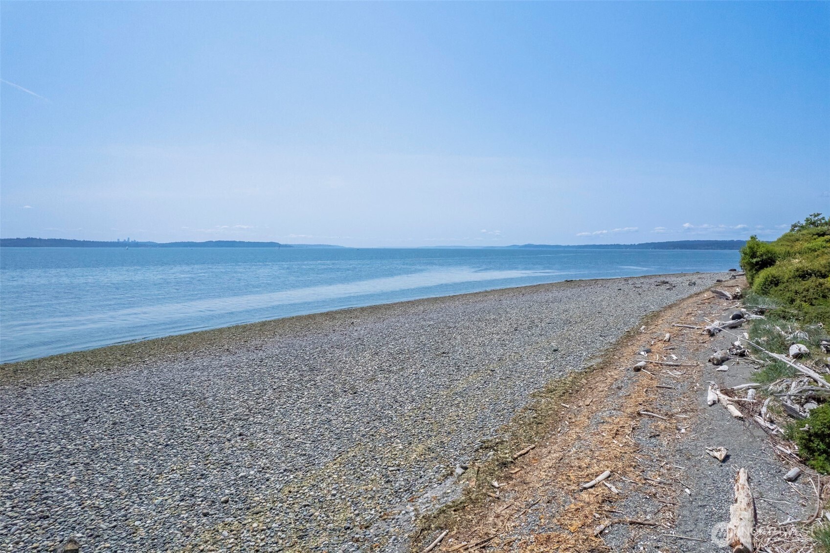 20818 President Point Road Northeast Kingston, WA 98346 - Photo 6 of 36 a view of a dry yard with wooden floor