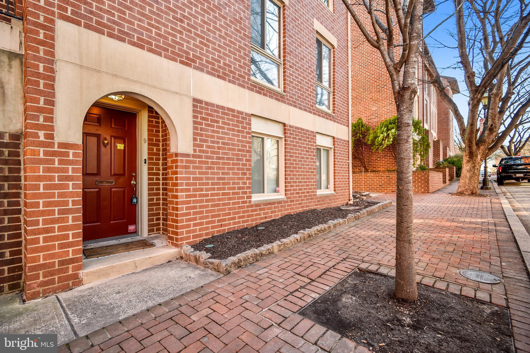 9 West Lee Street, Unit R57 Baltimore, MD 21201 - Photo 2 of 35