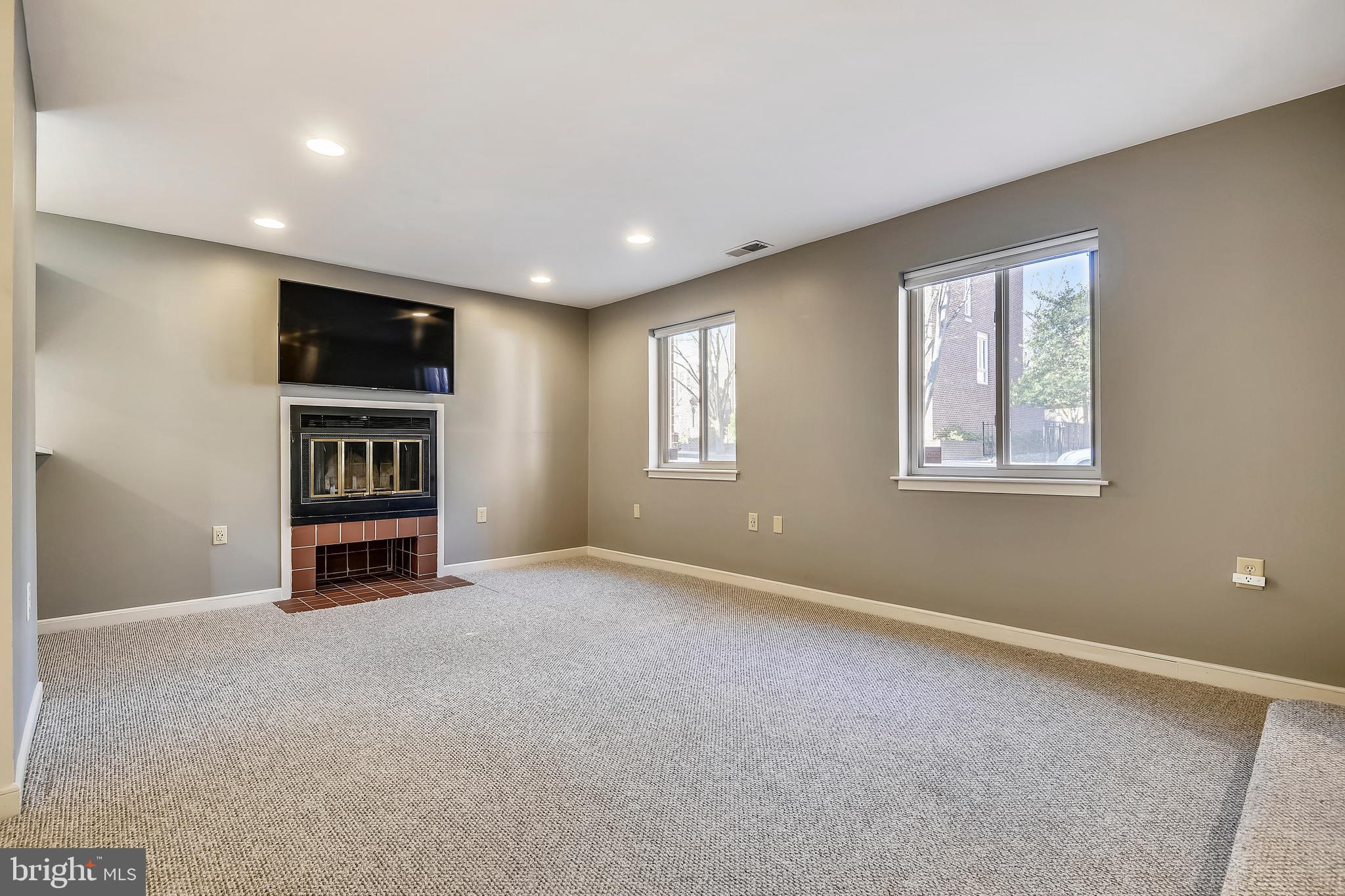 9 West Lee Street, Unit R57 Baltimore, MD 21201 - Photo 5 of 35