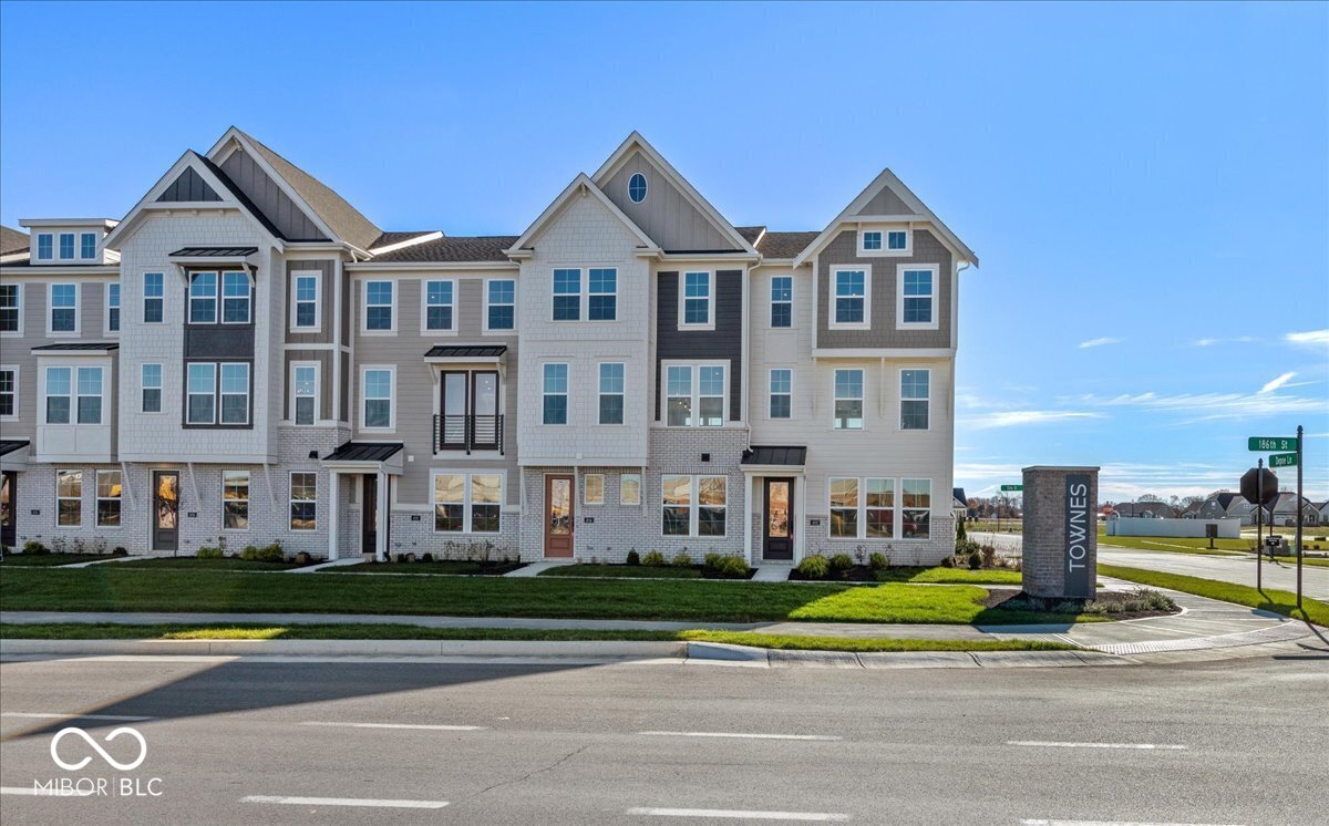 402 Elite Street Westfield, IN 46074 - Photo 1 of 39