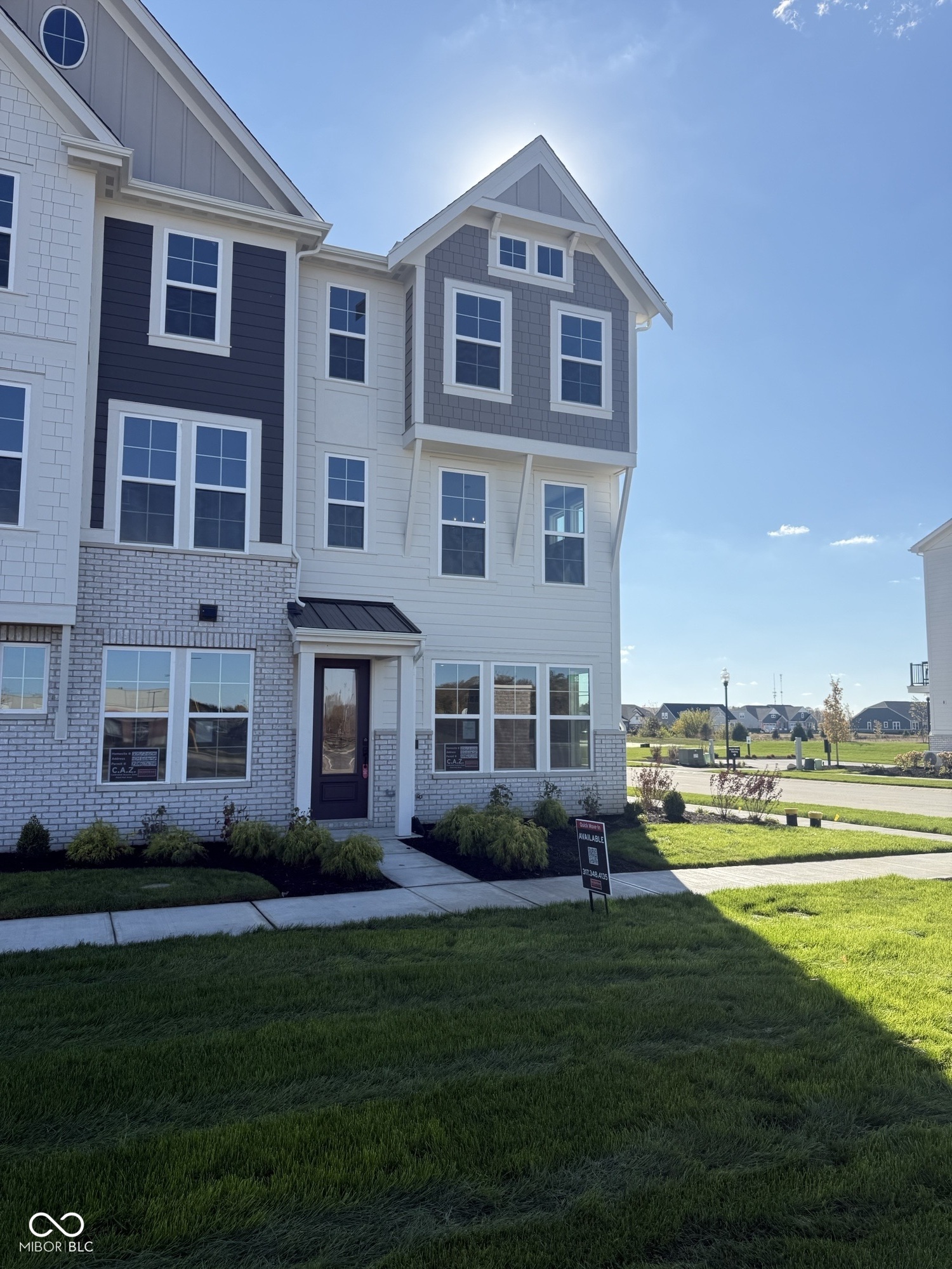 402 Elite Street Westfield, IN 46074 - Photo 4 of 39