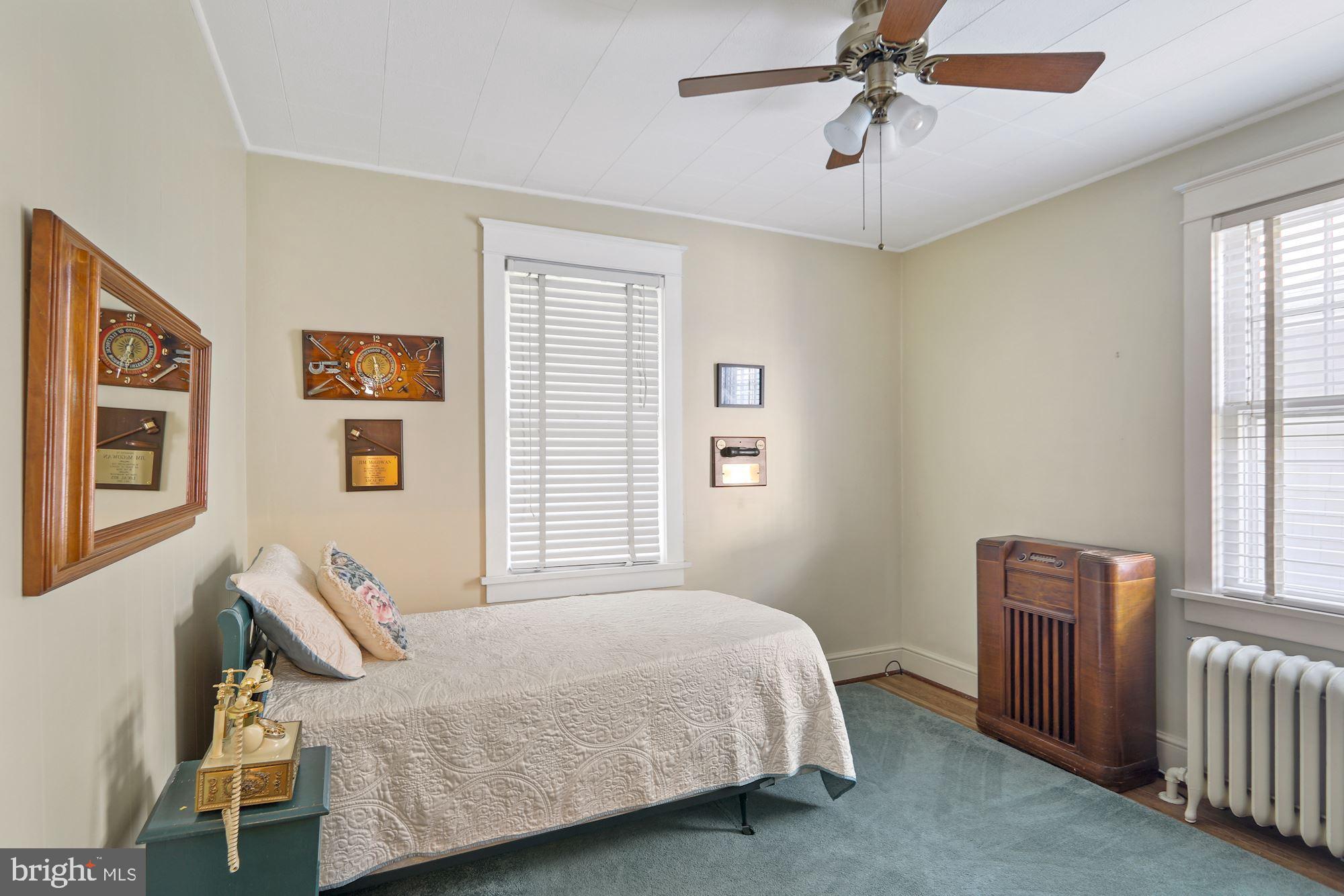 607 Manor Road Beverly, NJ 08010 - Photo 11 of 31 Bedroom